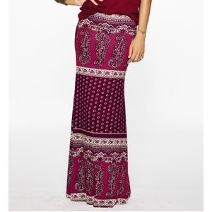 Novella Royale Broken Wing Skirt Burgundy Paisley